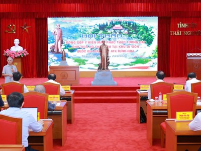 Thái Nguyên góp ý mẫu tượng đài Bác Hồ tại ATK Định Hóa