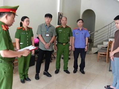Khởi tố người bán gần 9 tấn thảo mộc không rõ nguồn gốc