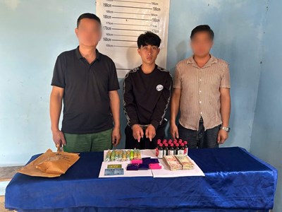 Bắt giữ 2 đối tượng mua bán hàng nghìn viên ma túy