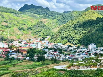 Chinh phục đại ngàn và khám phá văn hóa trên cung đường Hà Giang Loop