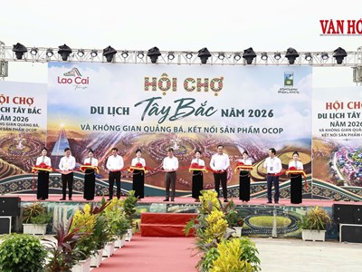 Lào Cai quảng bá du lịch và sản vật tại đại lễ múa xòe Thái