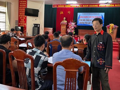 Người Dao ở Yên Lập học “tiếng mẹ đẻ” để giữ gìn bản sắc văn hóa