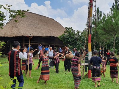Phát huy vai trò người có uy tín vùng đồng bào dân tộc thiểu số Quảng Bình