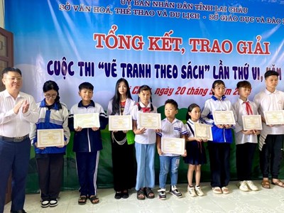  Gieo ước mơ tới các em học sinh qua những trang sách 