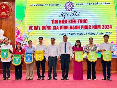 Hội thi “Tìm hiểu kiến thức về xây dựng gia đình hạnh phúc”