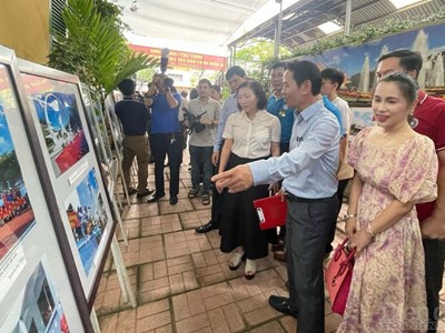 Trưng bày ảnh “Hải Phòng với Trường Sa – Trường Sa với Hải Phòng“