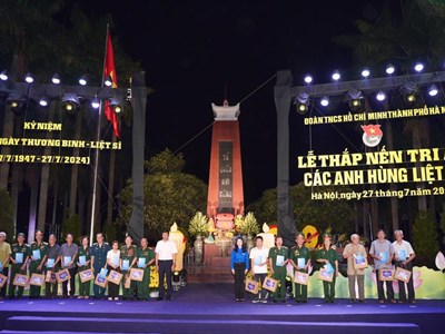 Tuổi trẻ Thủ đô thành kính thắp nến tri ân các Anh hùng liệt sĩ