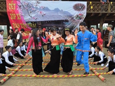 Về Sơn La vui “Tết Xíp xí” với người Thái trắng