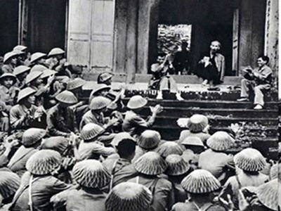  Nhiều hoạt động kỷ niệm 70 năm ngày Bác Hồ về thăm Đền Hùng