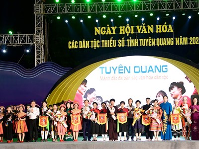 Lung linh sắc màu văn hóa các dân tộc Tuyên Quang