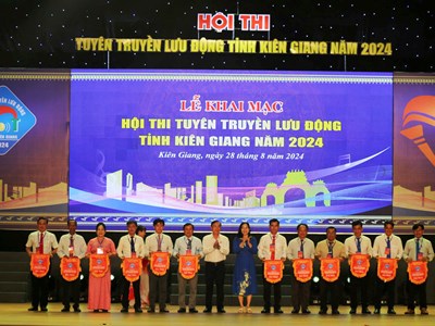 Nhiều vấn đề thời sự trên sân khấu hội thi tuyên truyền lưu động Kiên Giang