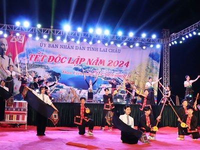 Lung linh sắc màu văn hóa các dân tộc vùng cao Than Uyên