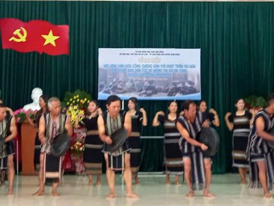 Người M’Nông bảo tồn văn hóa cồng chiêng để phát triển du lịch