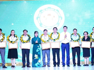 Kiên Giang tôn vinh khen thưởng doanh nghiệp, doanh nhân tiêu biểu