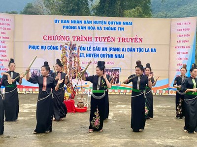 Bảo tồn, phát huy văn hóa dân gian dân tộc La Ha ở Quỳnh Nhai