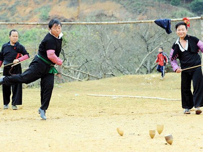 Bảo tồn, phát huy giá trị các trò chơi dân gian dân tộc Mông gắn với du lịch