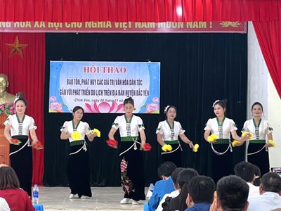 Bảo tồn, phát huy các giá trị văn hóa dân tộc gắn với phát triển du lịch