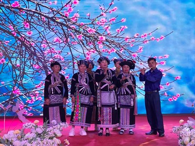 Nâng cao năng lực bảo tồn văn hóa dân tộc Lự gắn với phát triển du lịch