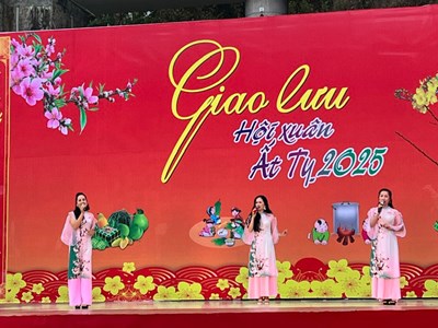 Tưng bừng “Hội Xuân Ất Tỵ” chào đón năm mới ở Điện Biên