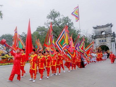 Lễ rước nước, tế cá tri ân công lao vương triều Trần