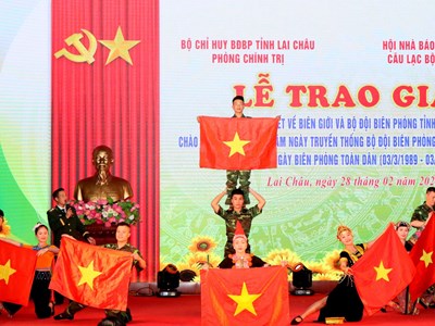  Trao giải cuộc thi viết về biên giới và Bộ đội Biên phòng