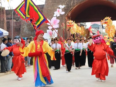 Lễ hội Thành Bản Phủ tưởng nhớ Tướng quân Hoàng Công Chất