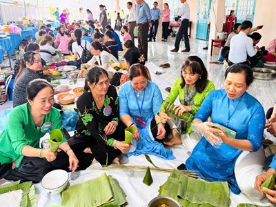 Sôi nổi hội thi làm các loại bánh đặc trưng dân tộc Khmer ở Kiên Giang