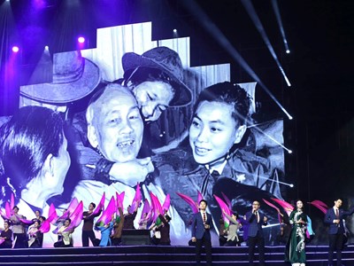 Hùng tráng chương trình chính luận nghệ thuật “Hẹn ước Bắc - Nam” 