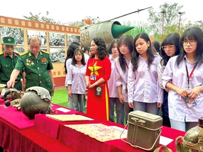 Triển lãm “Giải phóng miền Nam 1975 - bản hùng ca đại thắng” 