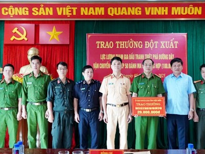 Khen thưởng tập thể, cá nhân có thành tích triệt phá đường dây ma túy lớn