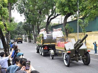Đưa linh cữu nguyên Chủ tịch nước Trần Đức Lương trở về quê nhà