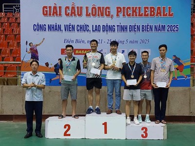 Trao Giải cầu lông, pickleball công nhân, viên chức, lao động Điện Biên 2025