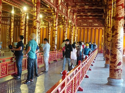 Phục chế Ngai vua triều Nguyễn theo kỹ thuật truyền thống