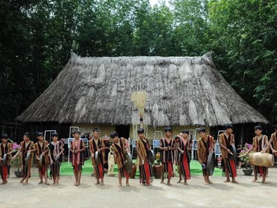 Bảo tồn, phát huy văn hóa phi vật thể các dân tộc thiểu số có nguy cơ mai một
