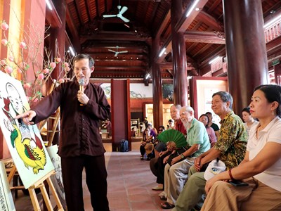 Nếp nhà gìn giữ “màu dân tộc“