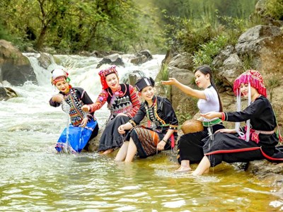 Phấn đấu trở thành điểm sáng phát triển du lịch cộng đồng giàu bản sắc