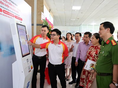 Bệnh viện Kiên Giang đưa Kiosk y tế thông minh vào hoạt động 