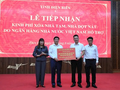 Trao tặng tỉnh Điện Biên 2,5 tỷ đồng xóa nhà tạm, nhà dột nát