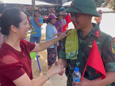  140 cán bộ, chiến sĩ hoàn thành nhiệm vụ giúp dân khắc phục hậu quả mưa lũ