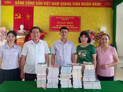 Thư viện tỉnh Tuyên Quang luân chuyển sách về cơ sở thúc đẩy văn hóa đọc