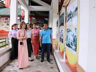 Triển lãm, trưng bày ảnh về thân thế và sự nghiệp Chủ tịch Tôn Đức Thắng