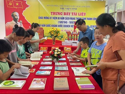 Trưng bày hơn 1.000 đầu sách, tài liệu kỷ niệm 80 năm Cách mạng Tháng Tám và Quốc khánh 2.9 