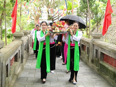 Về Quỳnh Nhai vui “Tết Xíp xí” với người Thái trắng dịp Quốc khánh 2.9