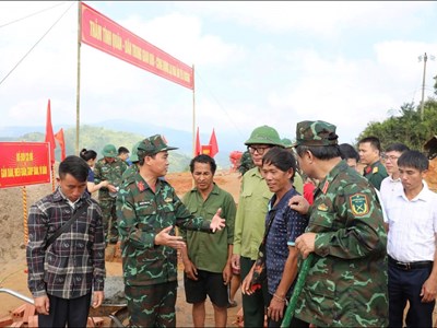 Chiến dịch thần tốc làm nhà cho người dân vùng lũ sớm ổn định cuộc sống