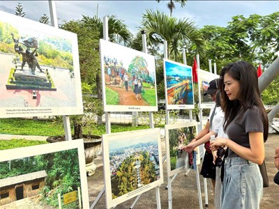 Triển lãm ảnh “Chiến thắng Điện Biên Phủ - mốc vàng lịch sử“