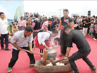 Vui “Tết độc lập” cùng đồng bào các dân tộc nơi biên giới Lóng Sập 