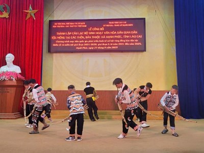 Xây dựng CLB sinh hoạt văn hóa dân gian dân tộc Mông gắn với du lịch