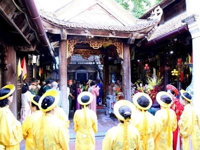 Dâng hương kỷ niệm 908 năm ngày hóa của Hoàng Thái hậu Nguyên phi Ỷ Lan