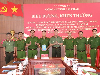  Lai Châu: Biểu dương lực lượng triệt phá đường dây sản xuất, mua bán vũ khí quy mô lớn