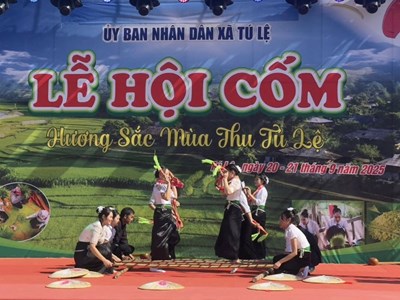 Lên vùng cao Tú Lệ cùng đồng bào Thái thưởng thức hương cốm mùa thu vàng 